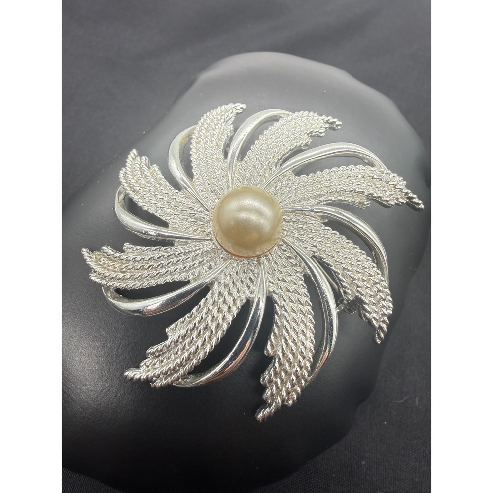 Sarah Coventry Vintage Silver Tone Faux Pearl Sunburst Swirl Brooch Pin Glam